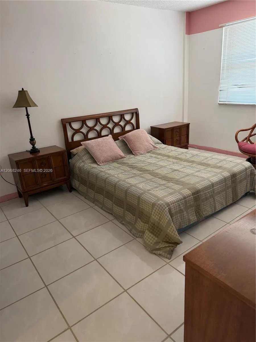 250 181st Dr # 414, Sunny Isles Beach, FL 33160 photo 11