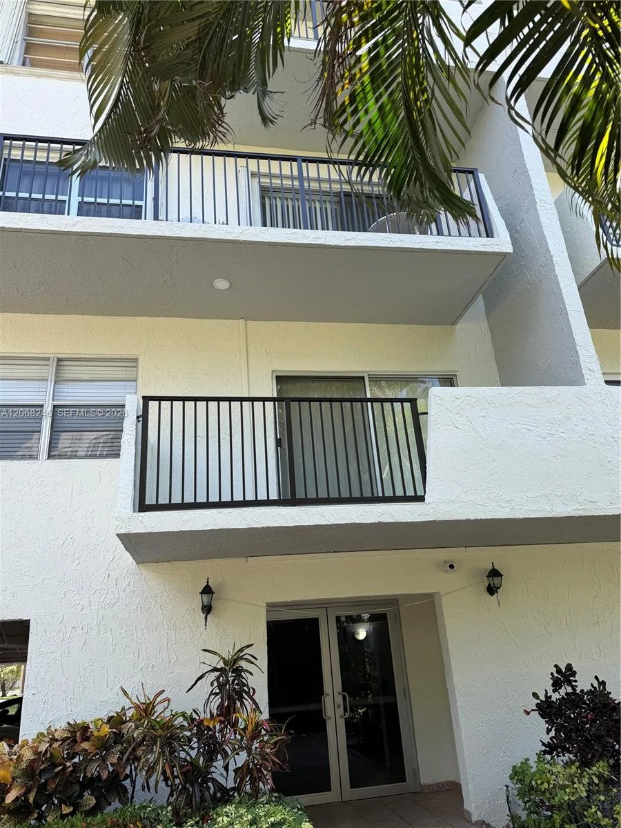 250 181st Dr # 414, Sunny Isles Beach, FL 33160 photo 3