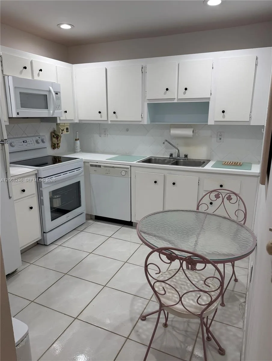 250 181st Dr # 414, Sunny Isles Beach, FL 33160 photo 9