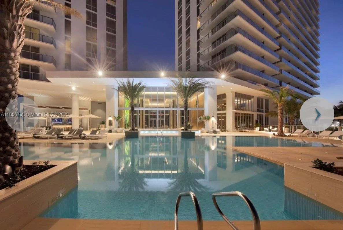 16385 Biscayne Blvd # 2720, North Miami Beach, FL 33160 photo 2