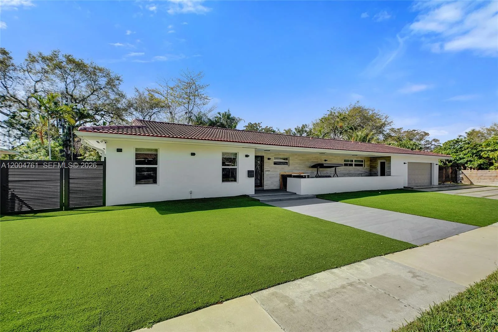 2126 NE 187th St, North Miami Beach, FL 33179 photo 2