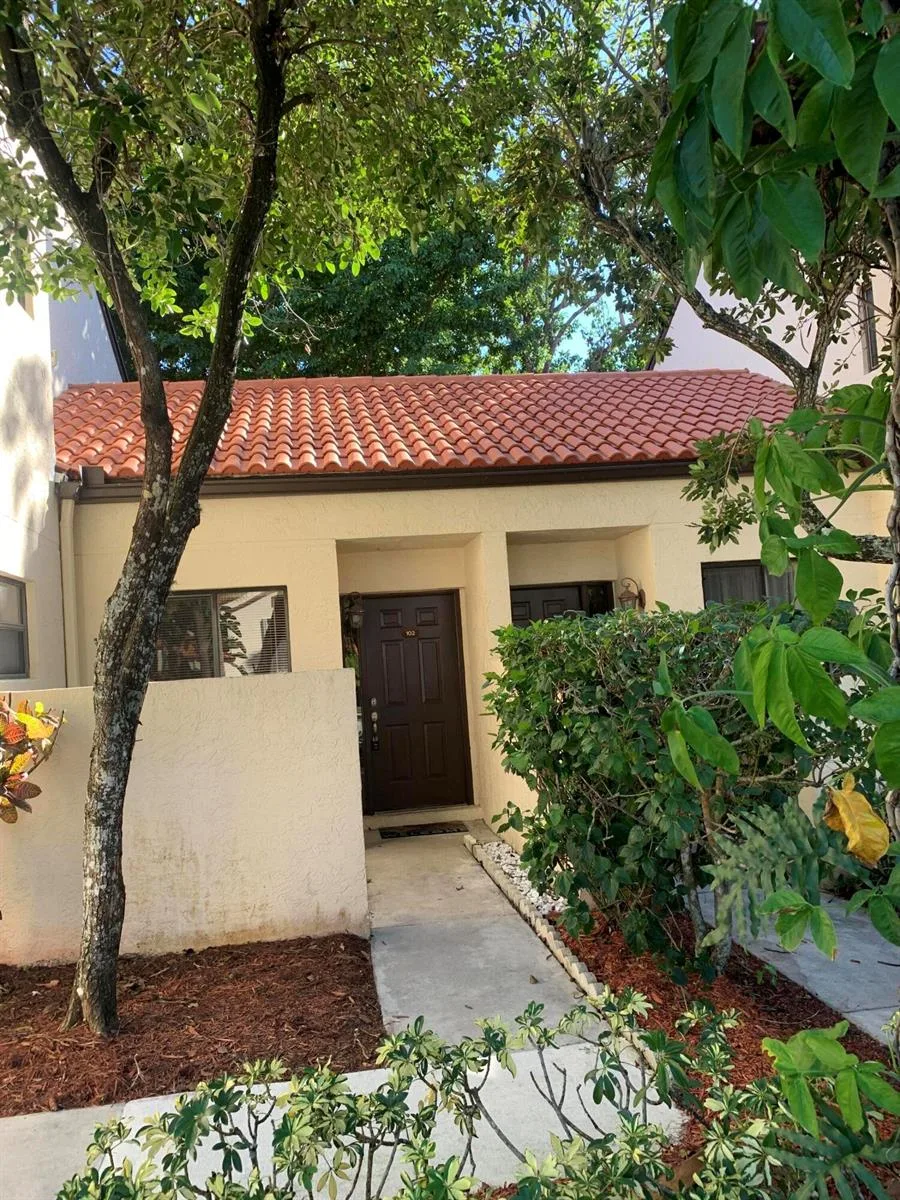 12 Via De Casas Sur # 102, Boynton Beach, FL 33426
