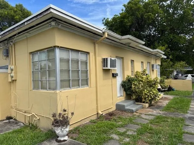 1705 MOFFETT Street # C, Hollywood, FL 33020 photo 2