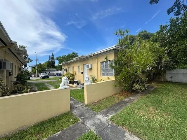 1705 MOFFETT Street # C, Hollywood, FL 33020 photo 3