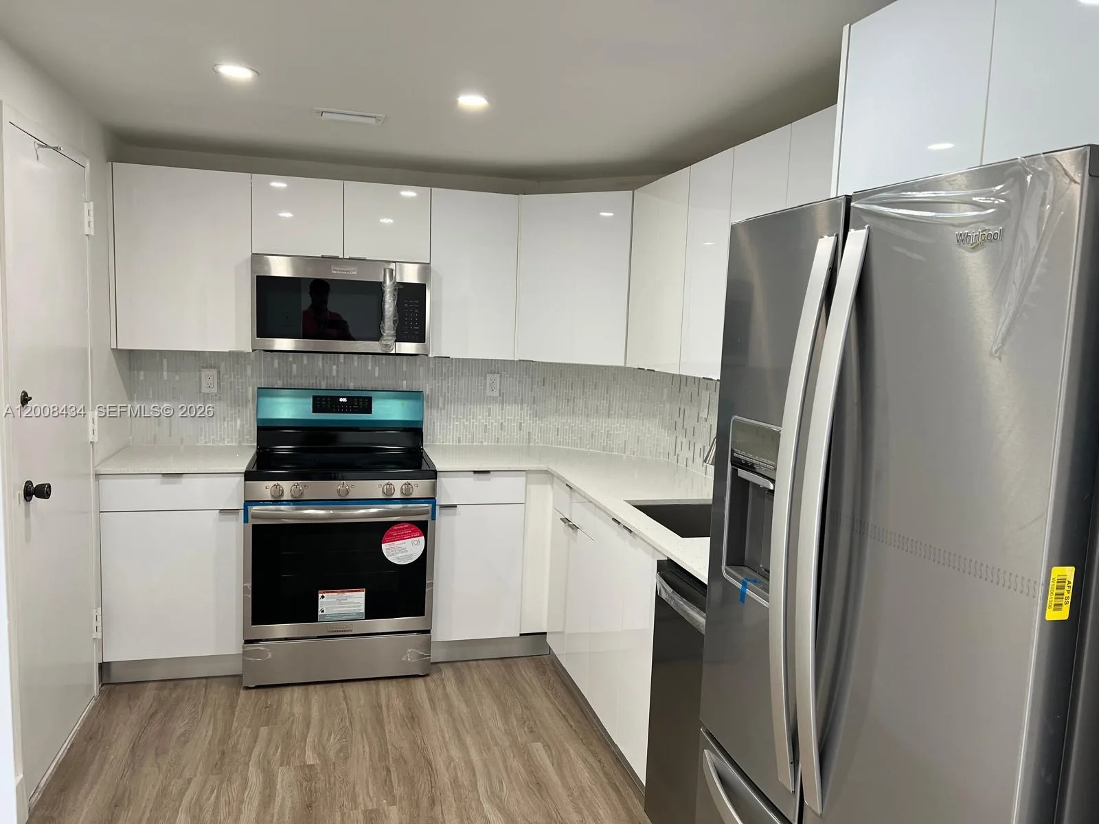 500 Bayview Dr # 1120, Sunny Isles Beach, FL 33160 photo 8
