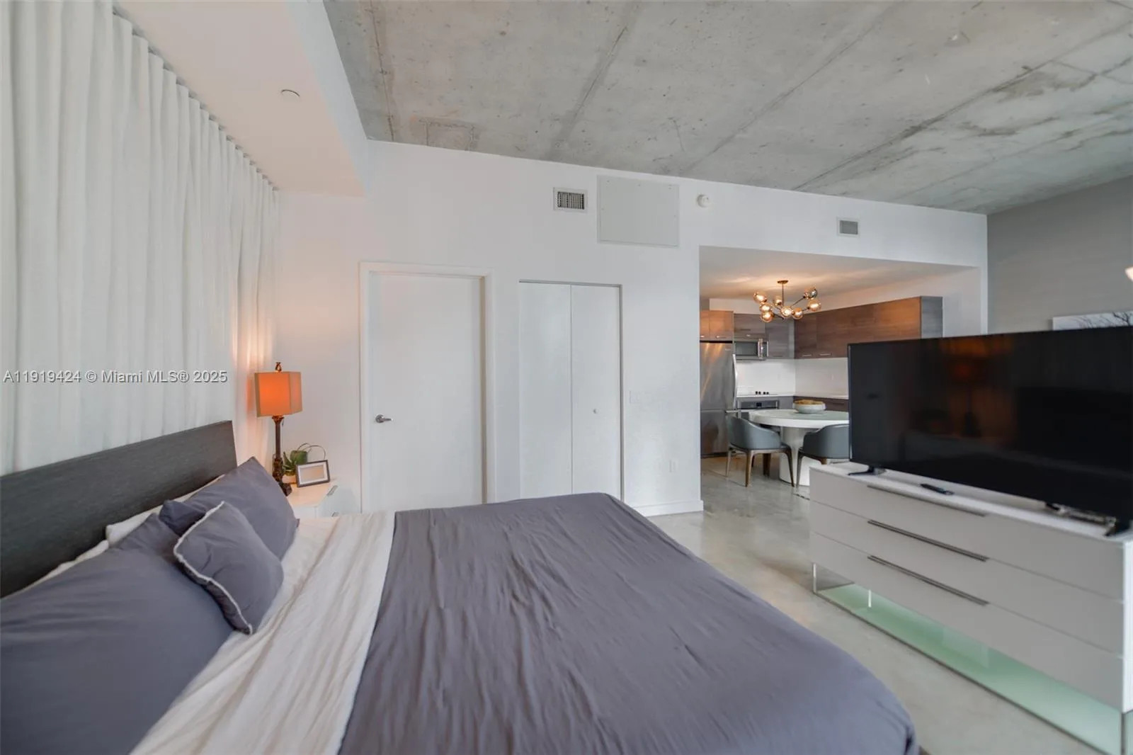 151 SE 1st St # 3403, Miami, FL 33131 photo 10