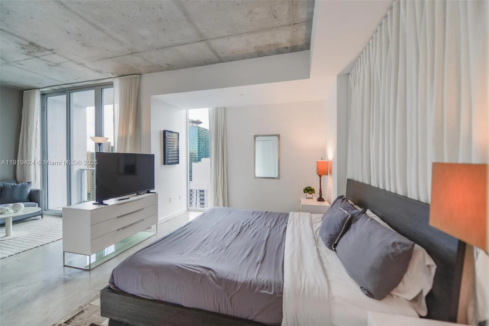 151 SE 1st St # 3403, Miami, FL 33131 photo 8