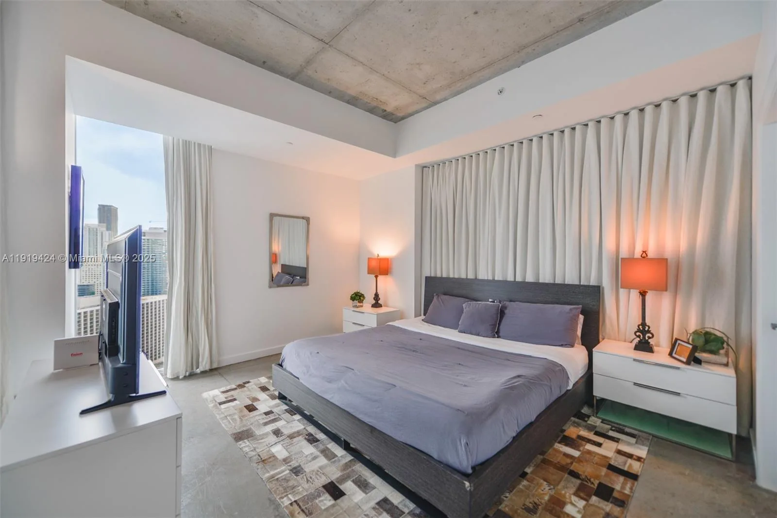 151 SE 1st St # 3403, Miami, FL 33131 photo 9