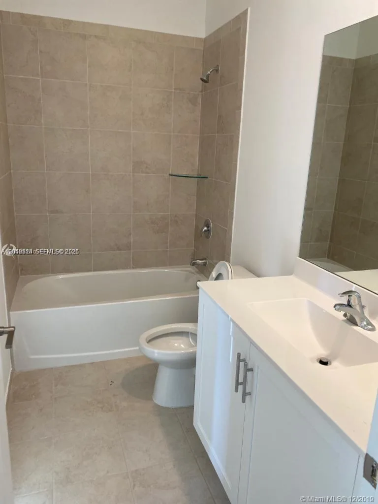 388 NE 208th Ter, Miami, FL 33179 photo 13
