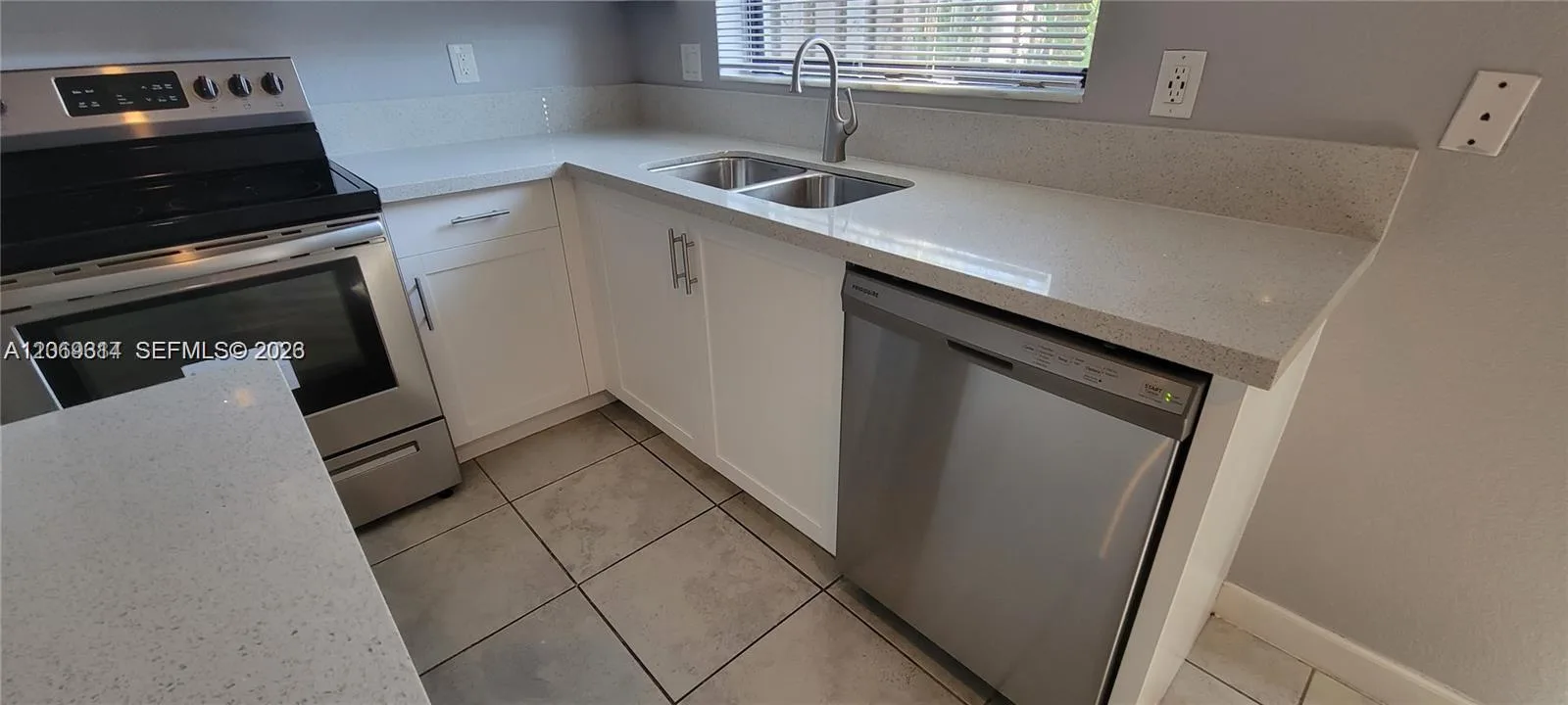388 NE 208th Ter, Miami, FL 33179 photo 7