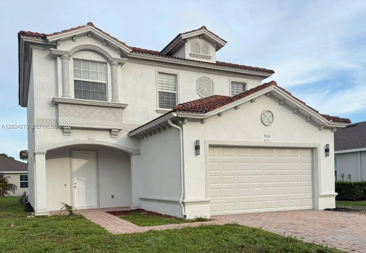 9135 Leatherwood Loop, Lehigh Acres, FL 33936