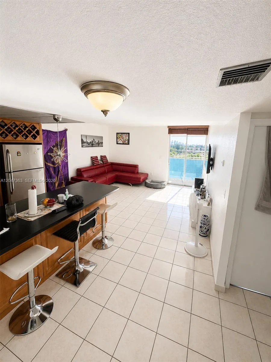 5050 NW 7th St # 720, Miami, FL 33126 photo 2
