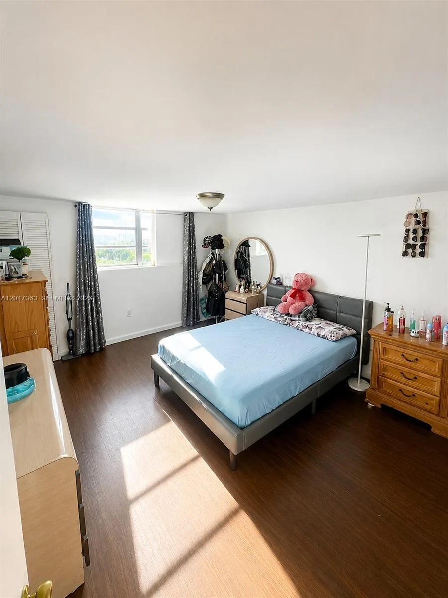 5050 NW 7th St # 720, Miami, FL 33126 photo 5