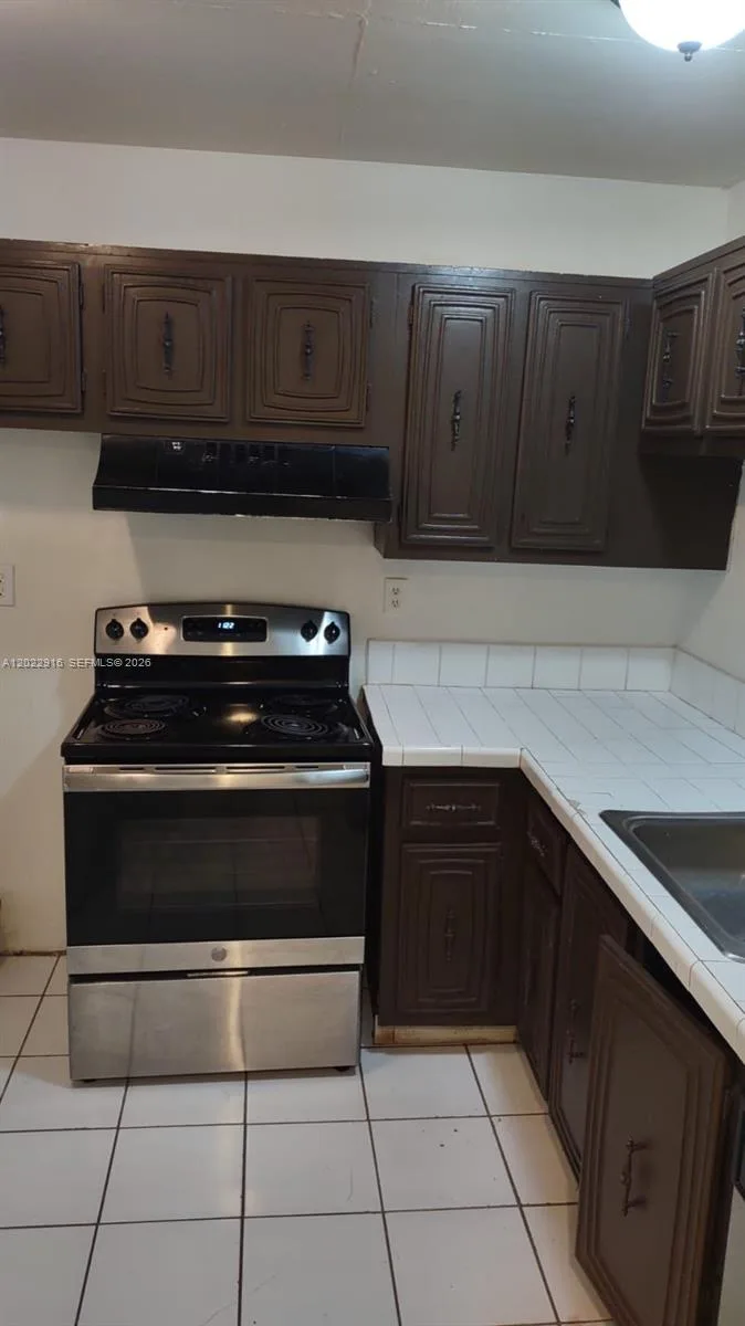 496 NW 165th St Rd # D109, Miami, FL 33169 photo 3