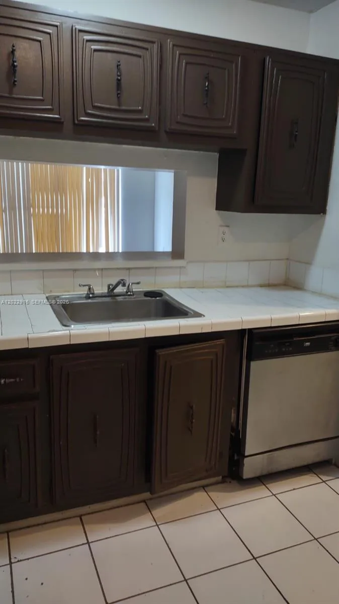 496 NW 165th St Rd # D109, Miami, FL 33169 photo 4