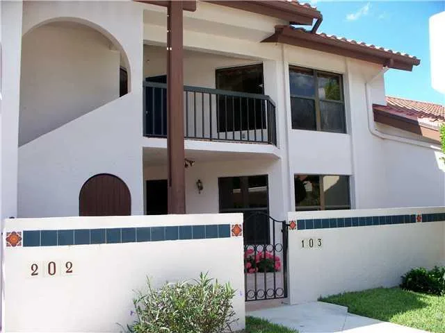6070 SE Martinique Drive # 103, Stuart, FL 34997