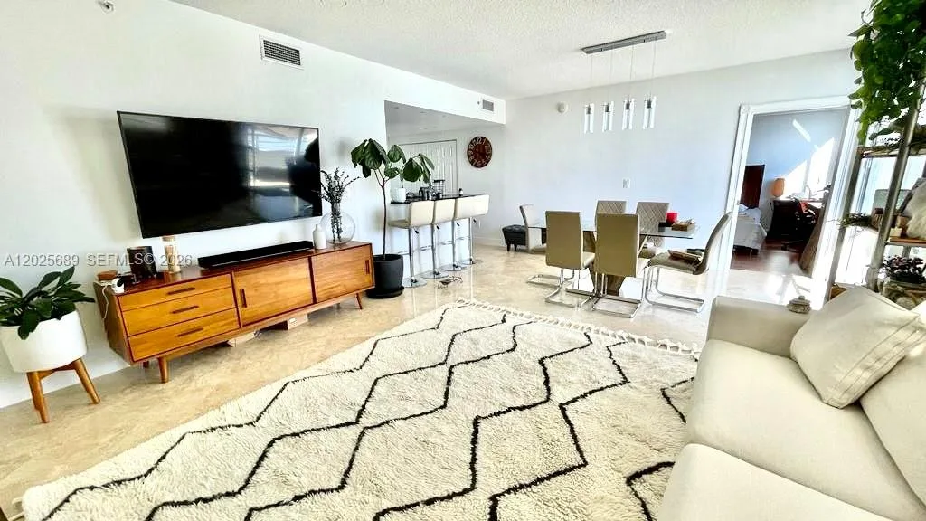 18800 NE 29th Ave # 818, Aventura, FL 33180