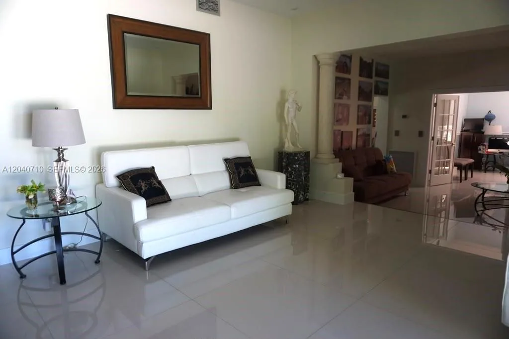 6940 SW 89th Ct, Miami, FL 33173 photo 6