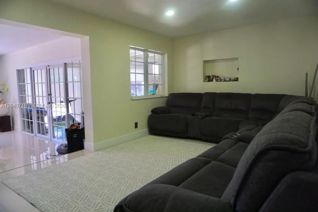 6940 SW 89th Ct, Miami, FL 33173 photo 7