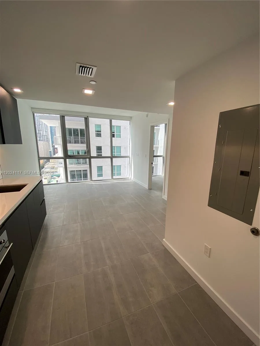 227 NE 2nd St # 1701, Miami, FL 33132 photo 10