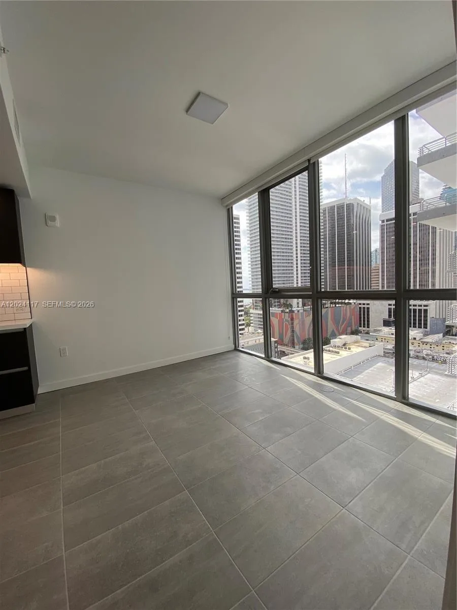 227 NE 2nd St # 1701, Miami, FL 33132 photo 13