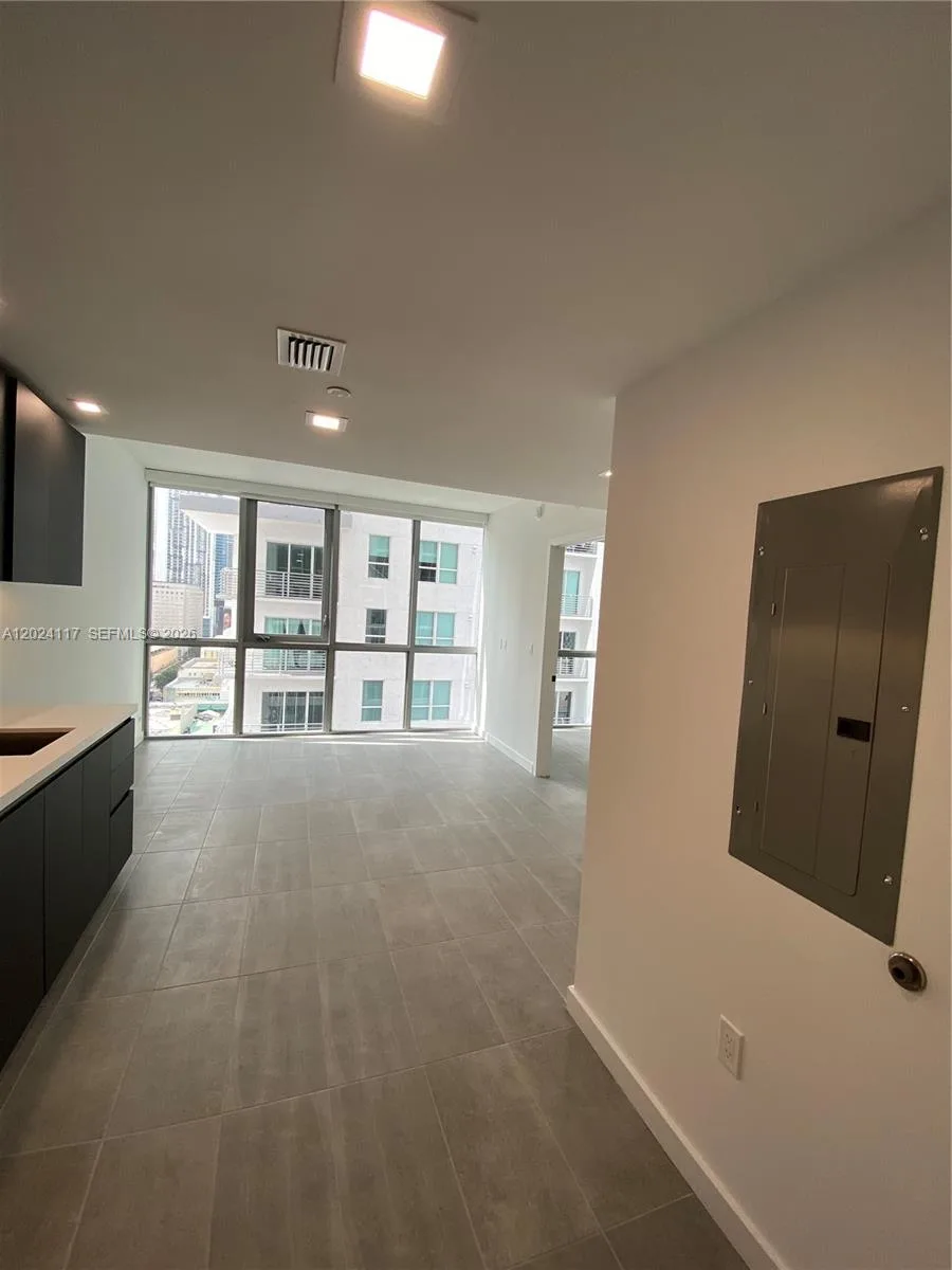 227 NE 2nd St # 1701, Miami, FL 33132 photo 8