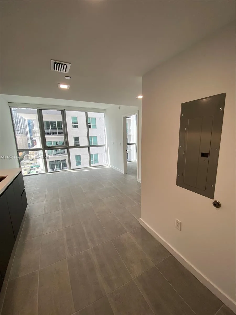 227 NE 2nd St # 1701, Miami, FL 33132 photo 9