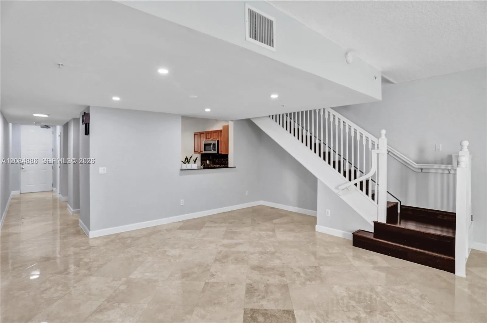 7564 SW 102nd St # 211, Pinecrest, FL 33156