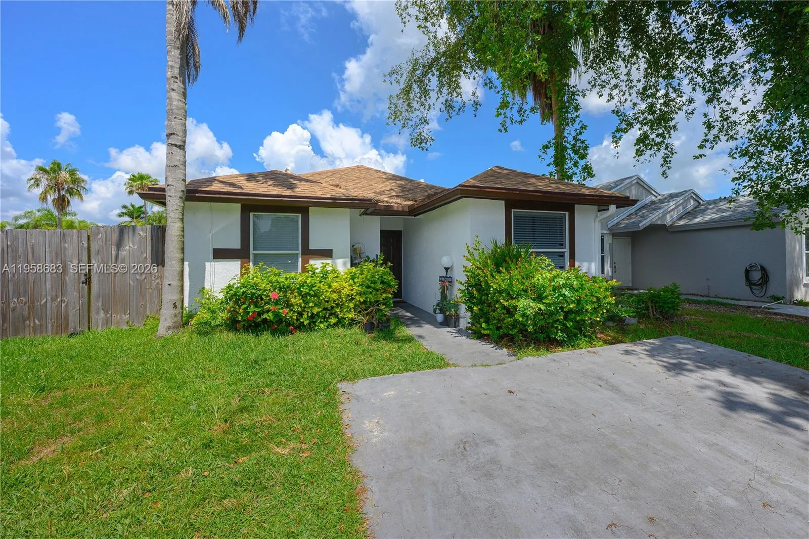 998 SW 8th Pl, Florida City, FL 33034 photo 3