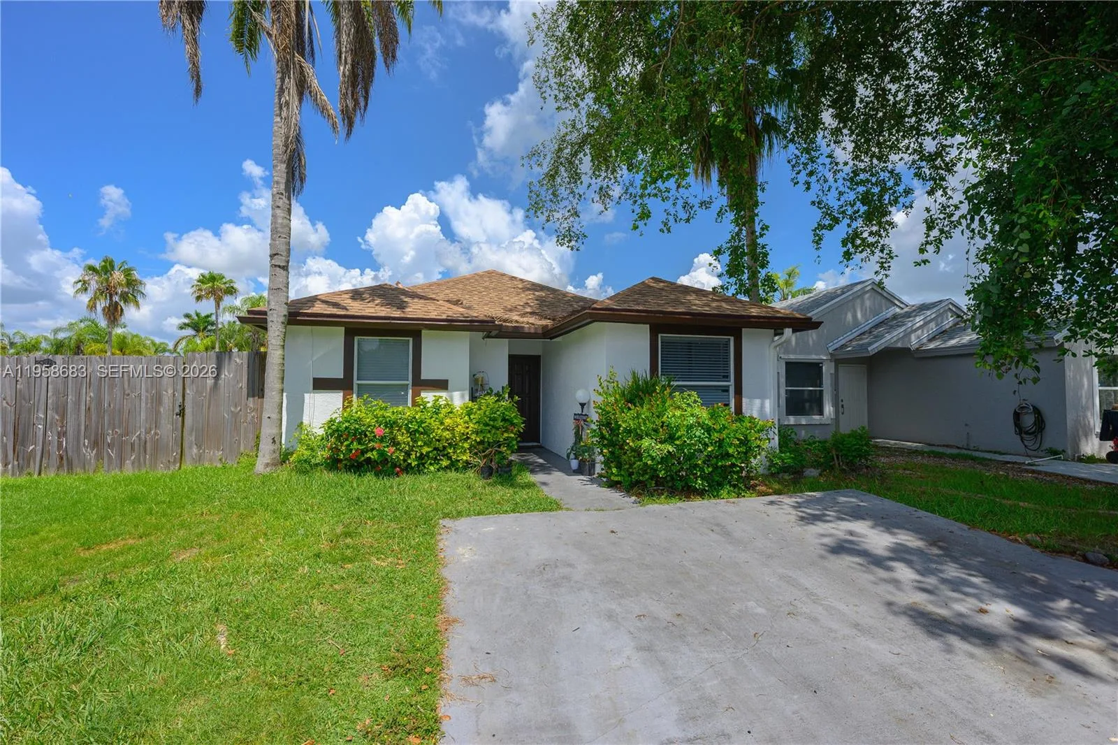 998 SW 8th Pl, Florida City, FL 33034 photo 4