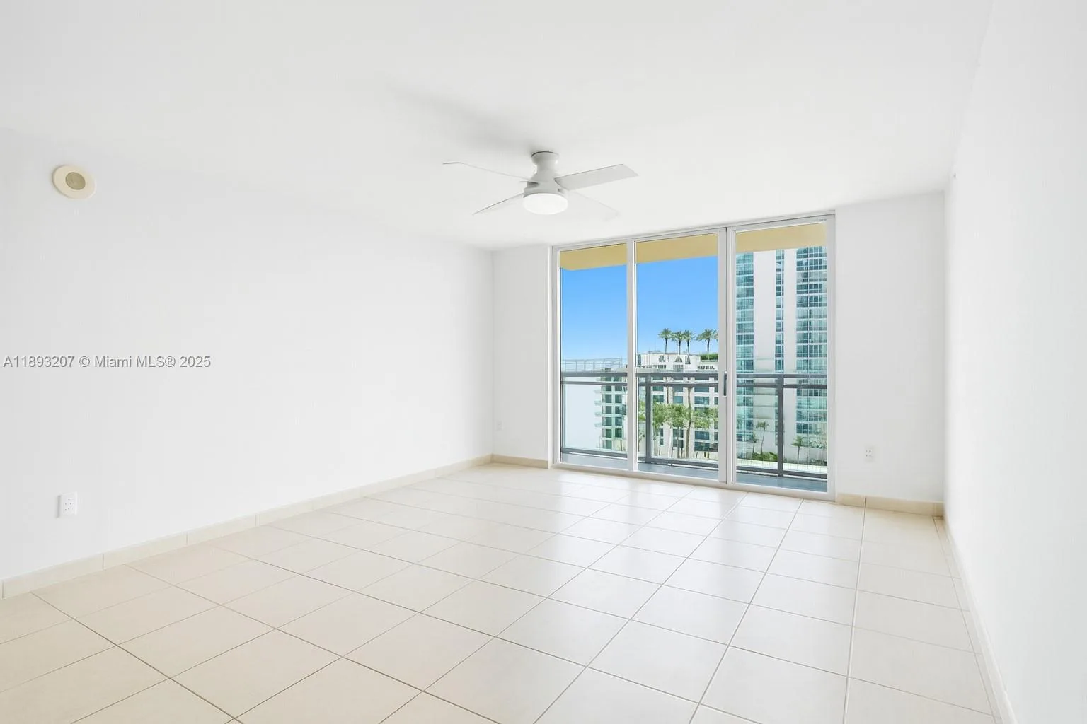 1155 Brickell Bay Dr # 703, Miami, FL 33131 photo 2