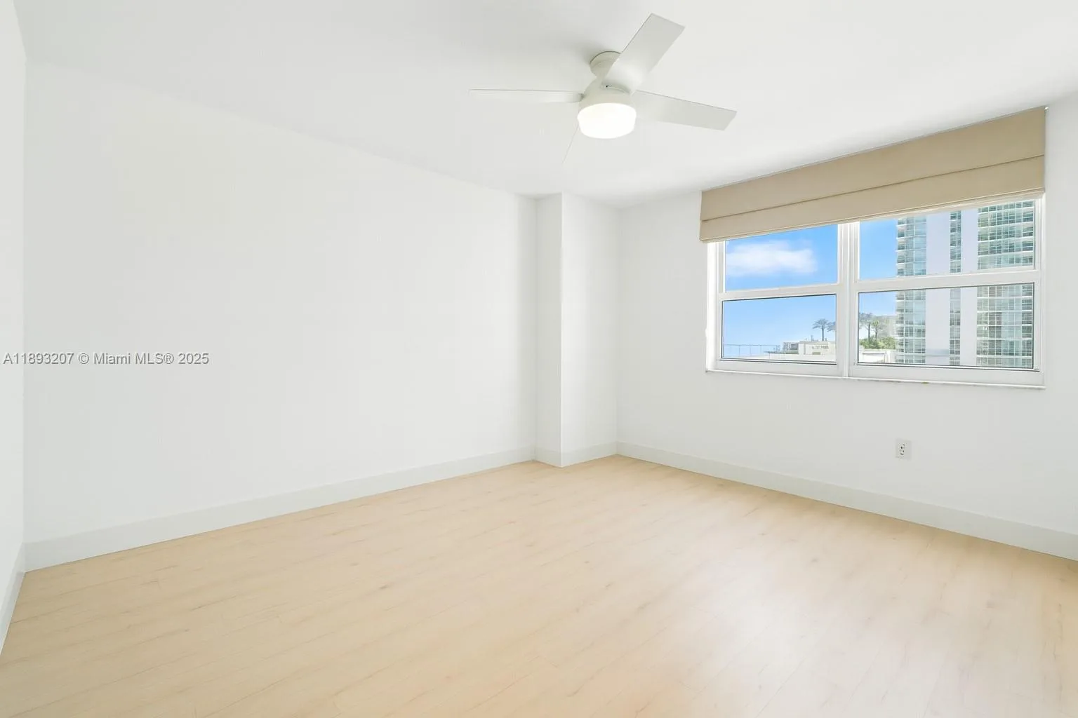 1155 Brickell Bay Dr # 703, Miami, FL 33131 photo 5