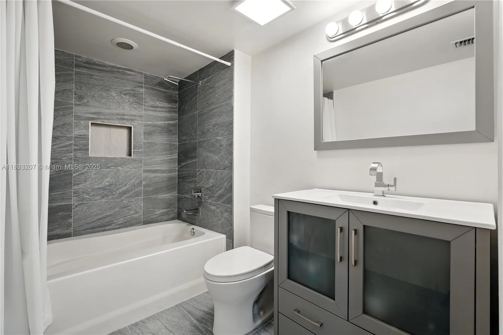 1155 Brickell Bay Dr # 703, Miami, FL 33131 photo 6