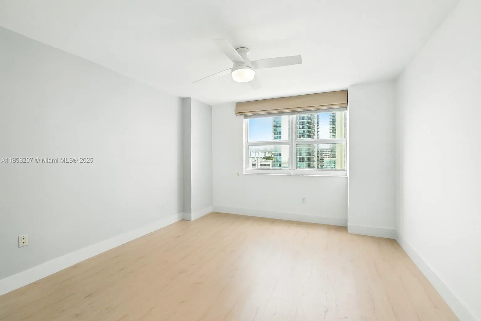 1155 Brickell Bay Dr # 703, Miami, FL 33131 photo 7