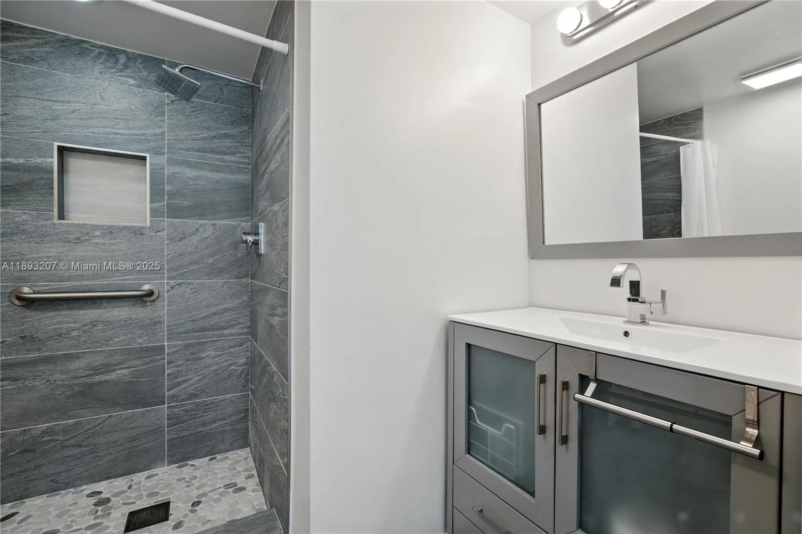 1155 Brickell Bay Dr # 703, Miami, FL 33131 photo 8
