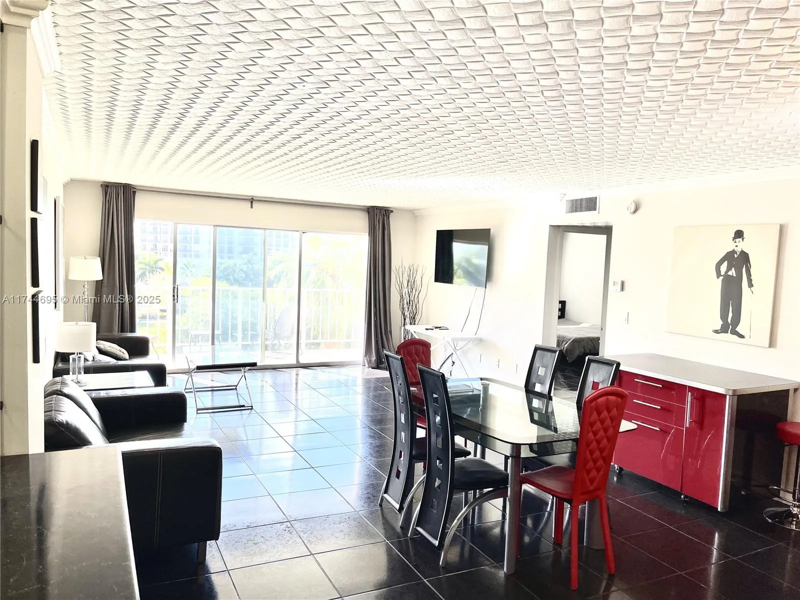 200 178th Dr # 609, Sunny Isles Beach, FL 33160 photo 2