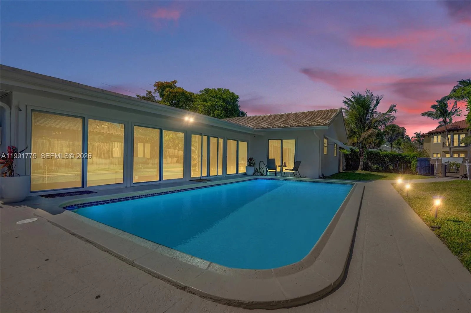 4100 Bayview Dr, Fort Lauderdale, FL 33308 photo 3