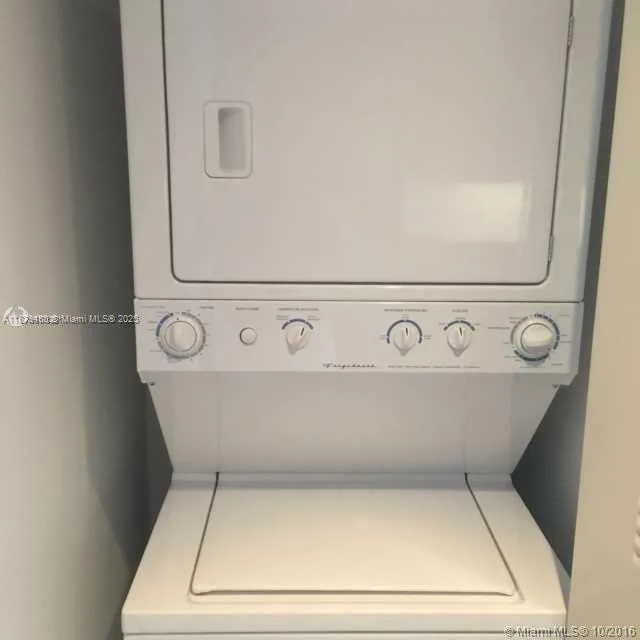 111 E Flagler St # 1003, Miami, FL 33131 photo 8