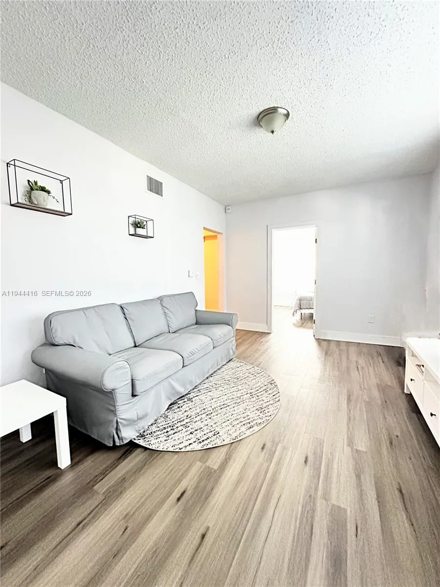 1821 NW 33rd  St, Miami, FL 33142