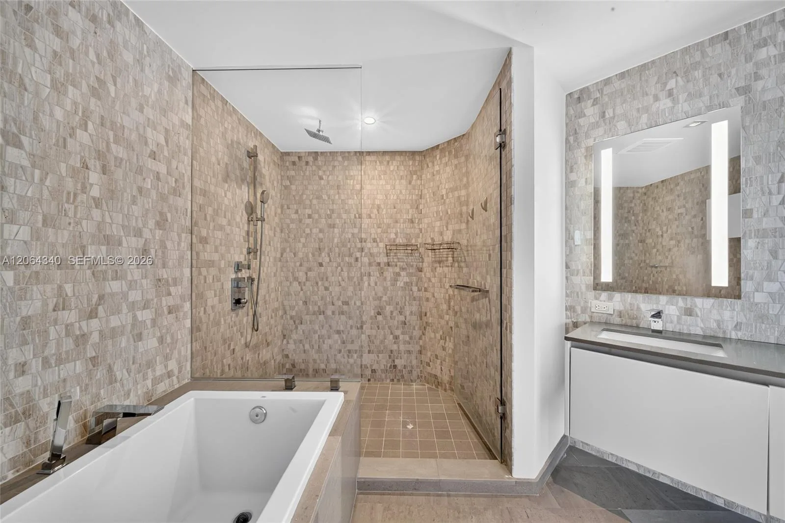 68 SE 6th St # 3311, Miami, FL 33131 photo 12