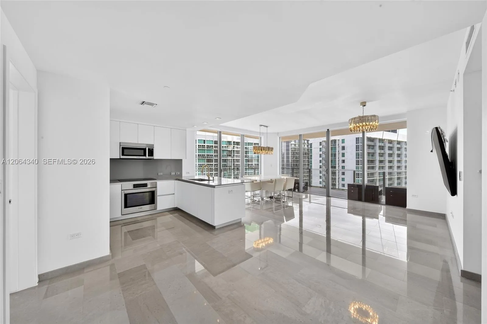 68 SE 6th St # 3311, Miami, FL 33131 photo 5