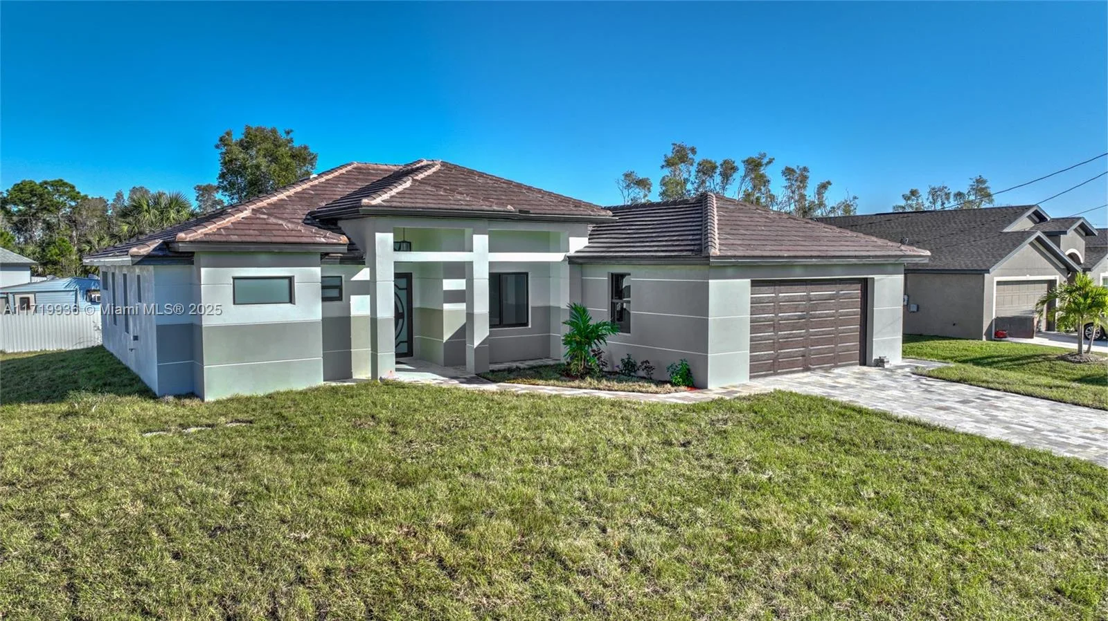 259 SE Lisette st, Fort Myers, FL 33913 photo 2