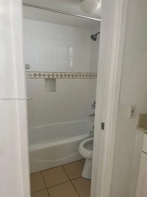 870 NW 87th Ave # 302, Miami, FL 33172 photo 6