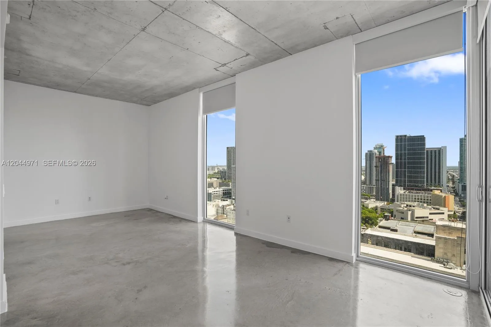 151 SE 1st St # PH04, Miami, FL 33131 photo 11