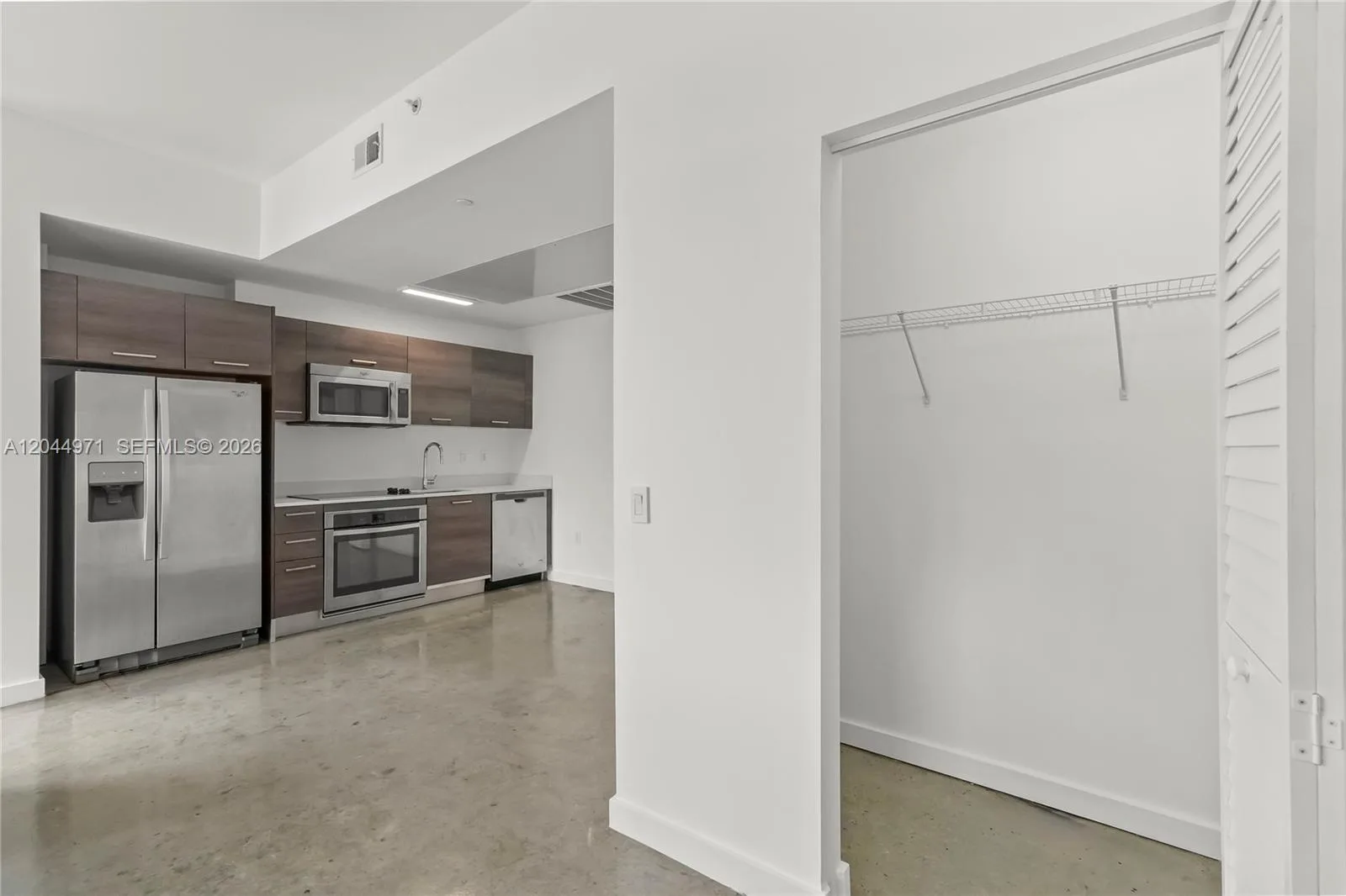 151 SE 1st St # PH04, Miami, FL 33131 photo 12