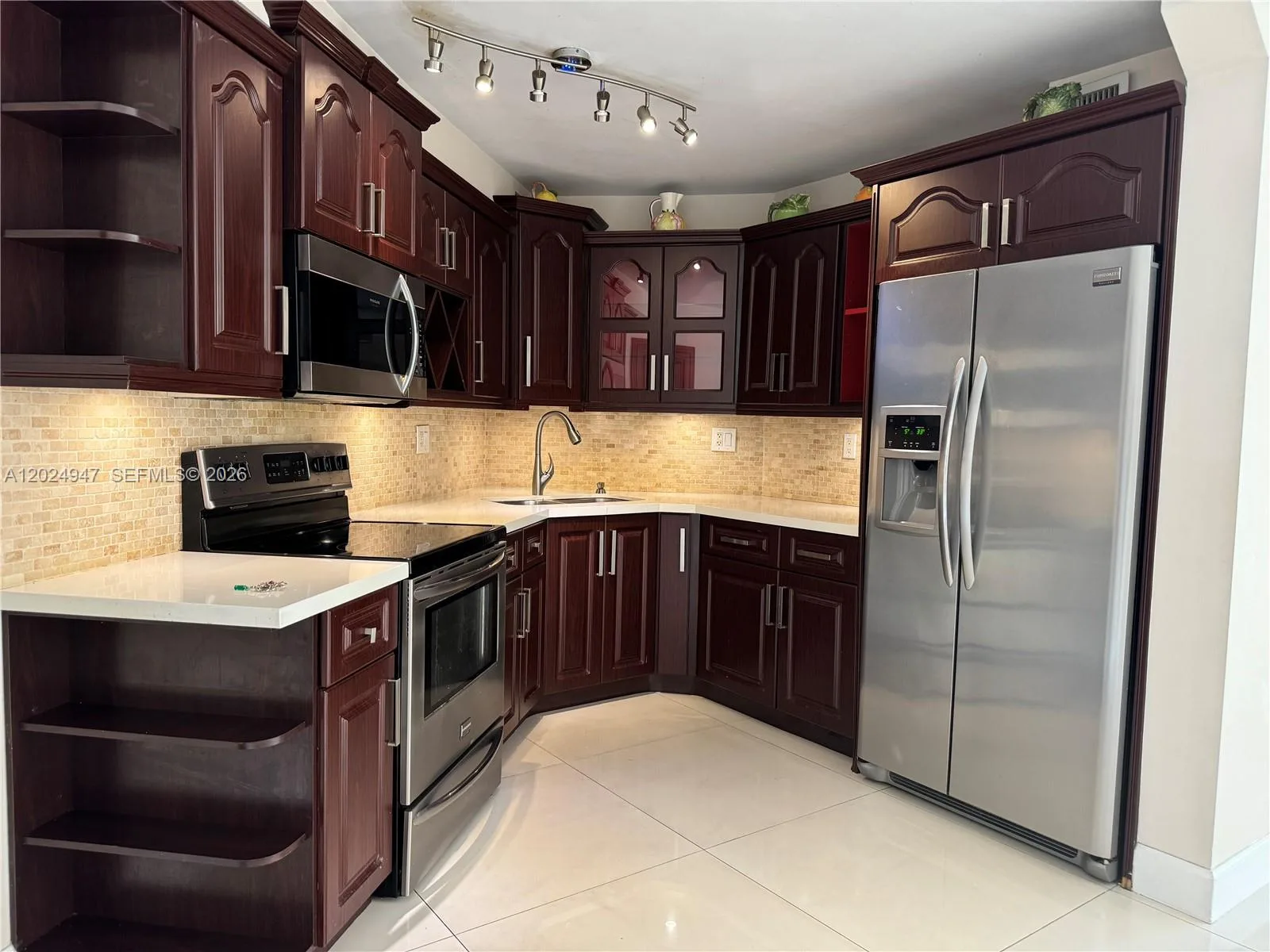 9411 Fontainebleau Blvd # 108, Miami, FL 33172