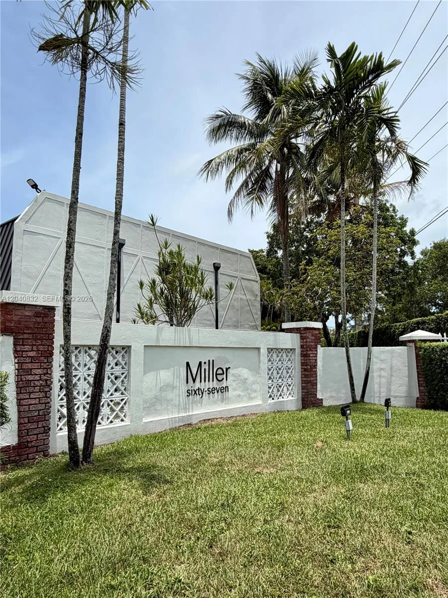 6667 Miller Dr # 15, South Miami, FL 33155