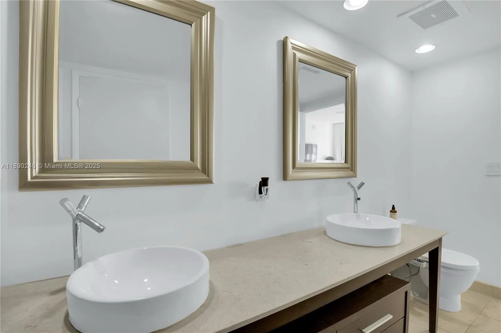 475 Brickell Ave # 4711, Miami, FL 33131 photo 12
