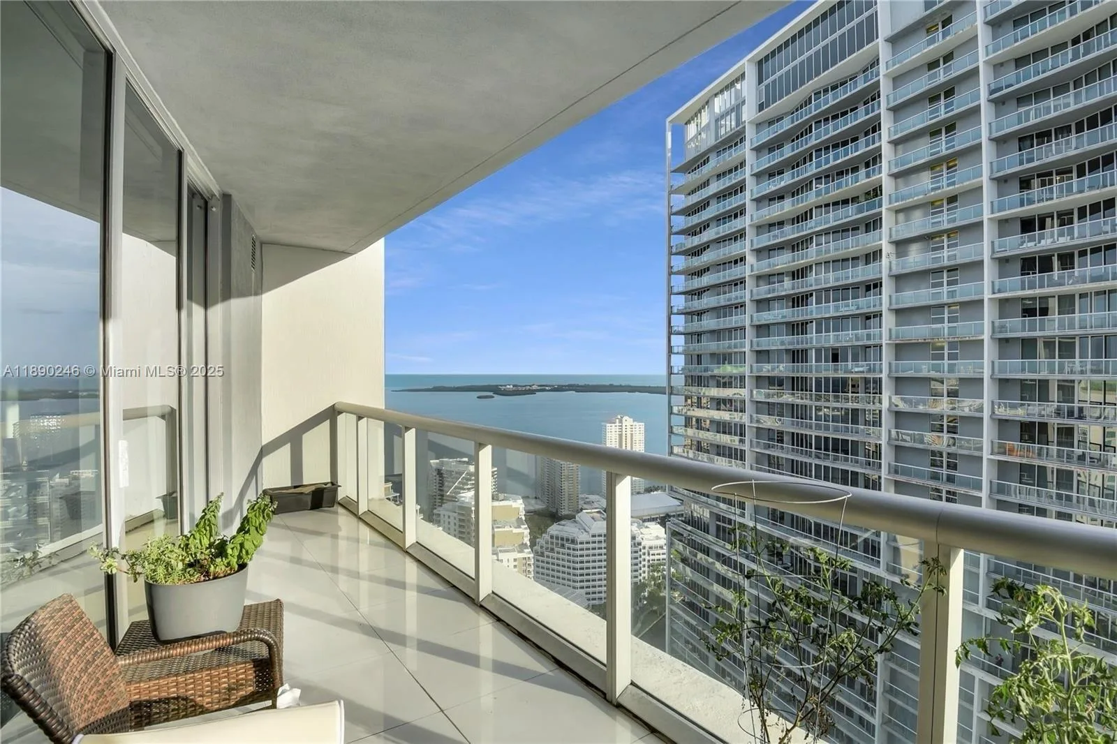 475 Brickell Ave # 4711, Miami, FL 33131 photo 2