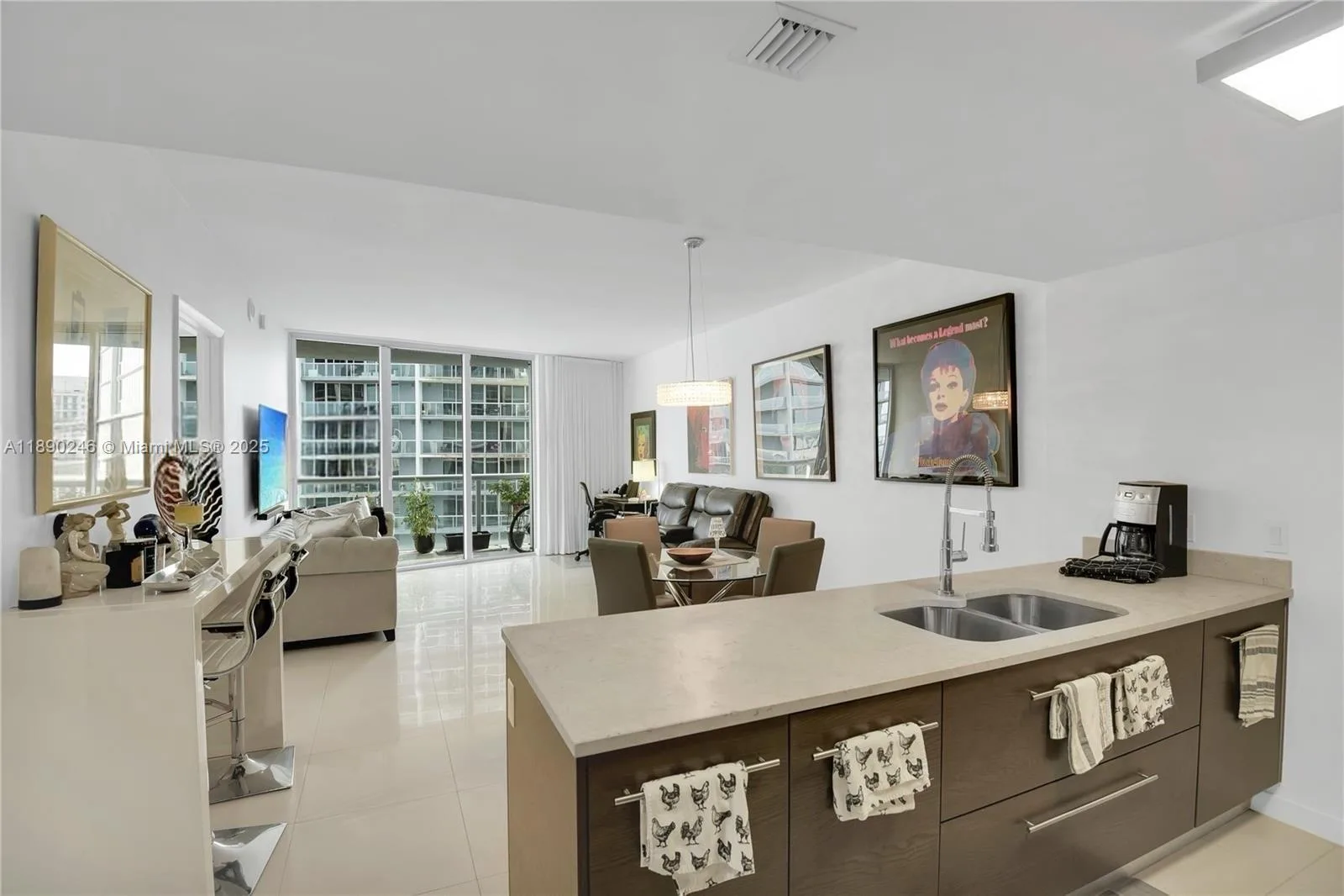 475 Brickell Ave # 4711, Miami, FL 33131 photo 3